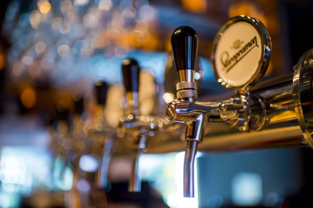 bar